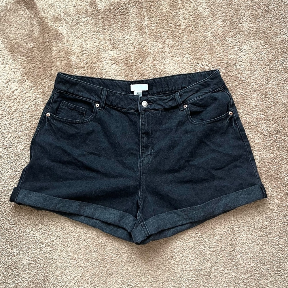 NWOT H&M Denim Shorts High Waist Black Size 16